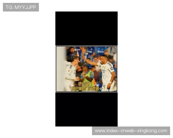 姆巴佩门前轻推完成精彩配合，法国攻势如虹